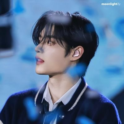 strayjess's profile picture. kpop walking trash can that's always a mess and constantly depressed ✧･ﾟ: *✧･ﾟ:* (ಥ﹏ಥ)*:･