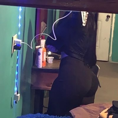 gotic_hot's profile picture. 