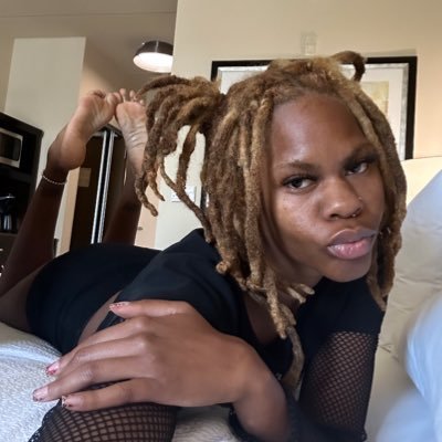 btw, WE NOT HUNCHIN! HTX Lux BRAT 💳🧎🏾 THE “Pretty Soles, Long Toes” , 5’9 Size 10 #FootDom🦶🏽ONLY SPONSORED TRAVEL❗️ $20+ TRIBUTE to dm, $75 Unblocking.