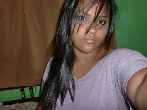 oi, tenho 22 anos,casada,alegre,sentimental,chata e corinthiana s2