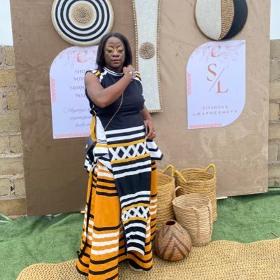 MaNdlazi👑🇿🇦 Xhosa/Zulu👸🏾 Boston Media Graduate 📚🎓 Advertising Major📺📰 IG:@they.call.me.miss_jafta