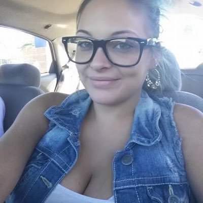 NicoleeCrowe00's profile picture. Just a normal girl