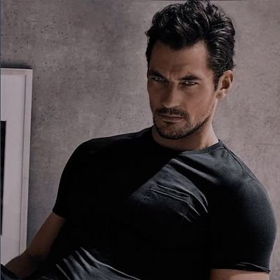 xredfox127's profile picture. Dios de los rayos. Rey del Olimpo. Marido de Hera.