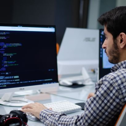 son_of_mashhad's profile picture. یک سرباز ساده / Software Designer