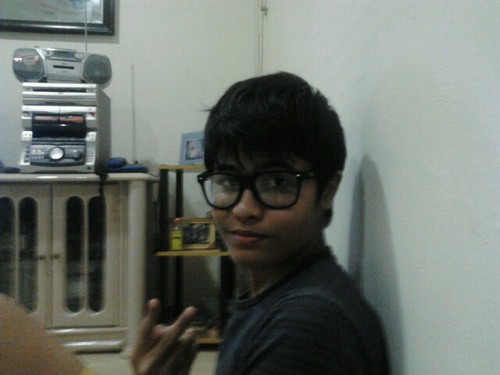I'm simple and cool.. I love this girl.. Bye