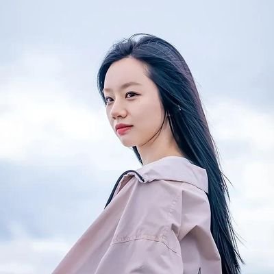 manusyadower's profile picture. 