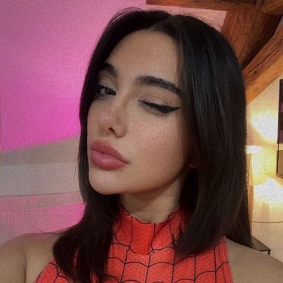 Lyu9U47457's profile picture. je suis le chien de @JuliaBayonetta