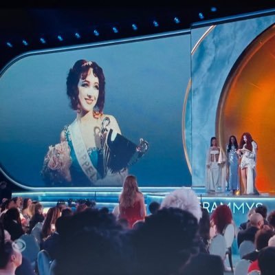 bettercallseni's profile picture. *shakes her head in disbelief*