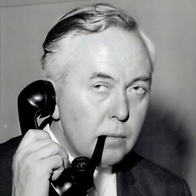 azkutsss's profile picture. putra mahkota ilmu ekonomi UI