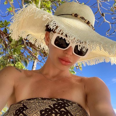 AlisaCorkery_'s profile picture. Every heartbeat is a response to love