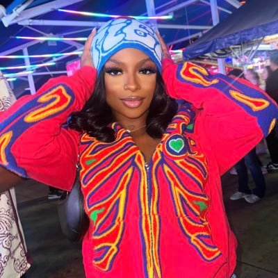 just made me a NEW twittaaaa please follow me 😂🦋