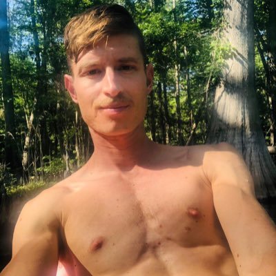 markmatthews402's profile picture. Fun grad student that loves a good drink and party from time to time🤟🏻🤙🏼.  post my videos and others. #Str8Flexxim