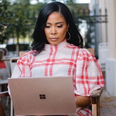 CEO, Binary Options Trader 📉📈
Full-time trader⏱️
Certified Account Manager🚀💹