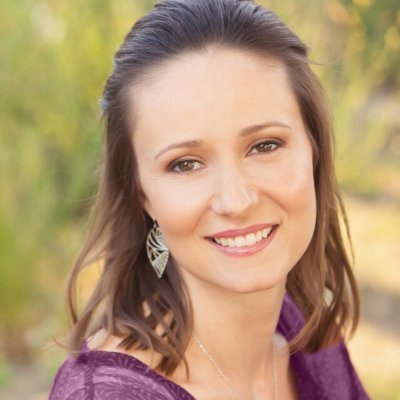 Sales Coach | Psychotherapist | Spiritual Teacher | I write about sales + psychology + energy for coaches, consultants and service providers.