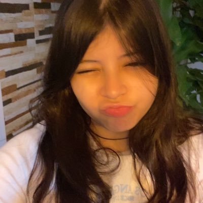 julinaav's profile picture. síganme en Spotify🦦