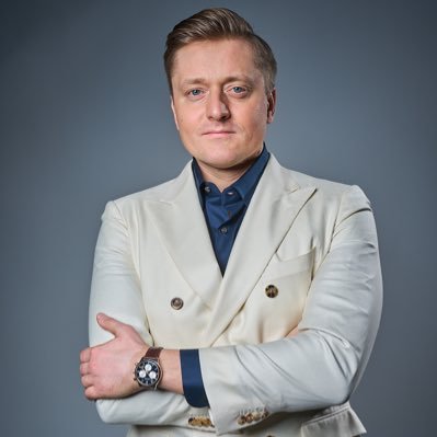 Dr n. prawnych, adwokat, partner kancelarii Khanzadyan Lewandowski i Partnerzy, Centrum Interwencji Procesowej Ordo Iuris