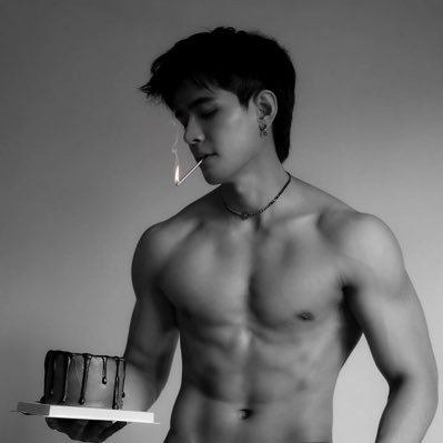 yaya_lingling's profile picture. 愛追泰星的女孩👩🏻 Taetee💙💛Mark💜