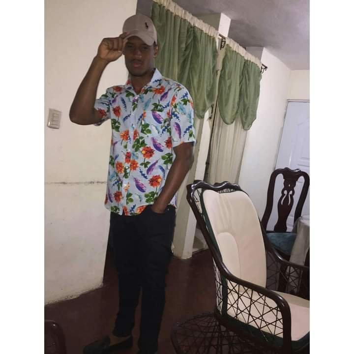 DomiBcerra's profile picture. ᴍɪ ᴍᴀʟᴇᴛᴀ ᴇɴᴏᴊᴀᴅᴀ ➡️ Ningún político merece que lo defiendas con uñas y dientes. Entiendelo de una vez por todas: no te conoce, no eres su amigo, no le importas