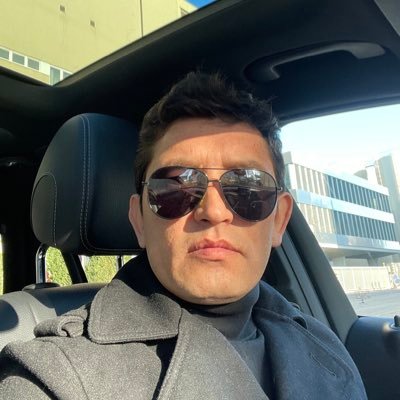 من برای خودم زندگی میکنم، نه طبق نظر آدمای اطرافم، پس اعتراض وارد نیست.
