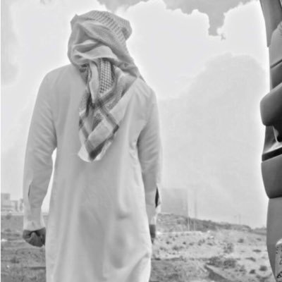 من يتوقف عن الابتسامة يتعذب ومن يتوقف عن الأحلام يتعس ومن لا يتمنى لا يعيش حياة مريحة ومن يتوقف عن ذكر الله يموت