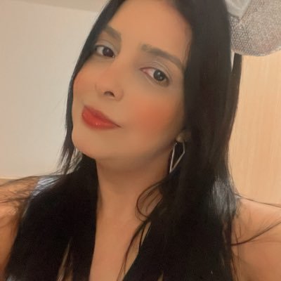 A que ama Star Wars, Disney, filmes, games e músicas.