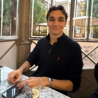 berniecendres's profile picture. Tocant de cap en una i altra soca

              @berniescanelles però pels de casa