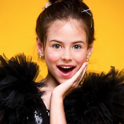 Perfil Oficial da Artista Mirim Mel Summers, Administrado pela mamãe Milla Summers 🧡🍯🐝