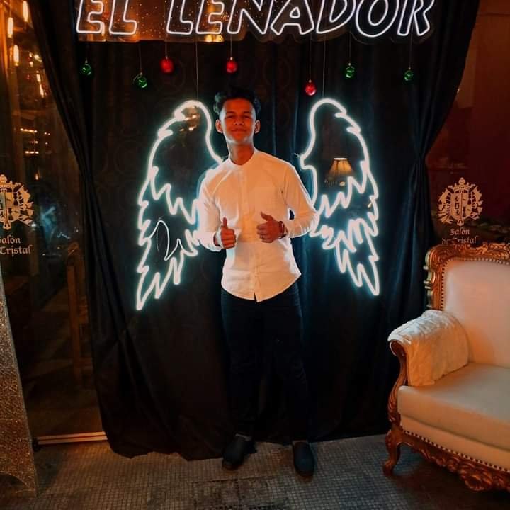 Carl0sPere's profile picture. Eres Chairo? esto es para ti🖕