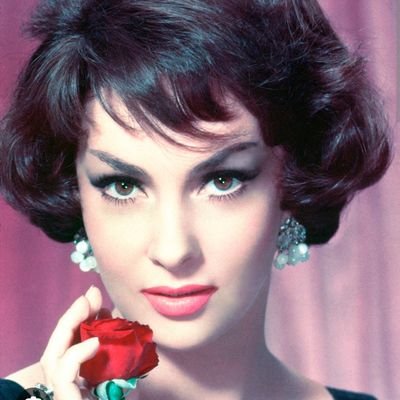 lolobritsita's profile picture. 