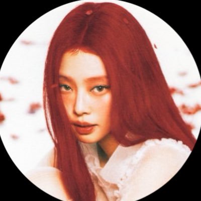 @jennierubyjane first, no one else follows ā¹š¹