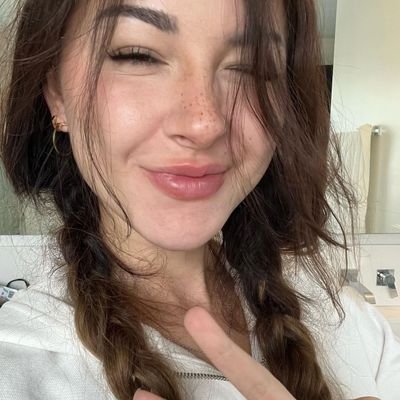 A queen n More 👑💖
🗣️ Only one person can Judge me ✈️
Easygoing and respectful, with a love for graphic design. I’m hoping to meet someone genuine who’s also