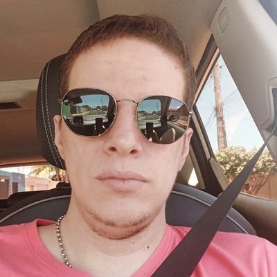 Comunicador e jornalista relações Públicas.
