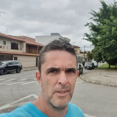 Ser pessoa correta, de direita e família.