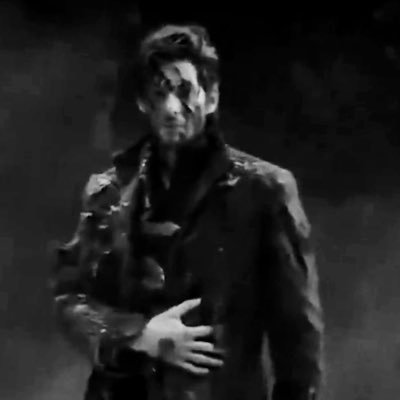 tzoomartistoff's profile picture. 