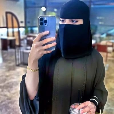 لآ تُكْثِر الشَّكْوَىَ فَيَأْتِيِكَ الهَّمْ ? وَلكِن ~ ” ?أَكْثِر مِنْ الحَمْدُ لِلَّه~* ? تَأْتِيِكَ السَّعَادَة