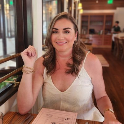 Energy industry professional, wife and mother. I thrive around positivity, love to laugh and learn each day. At 6' tall, here it's bigger & better in Texas.