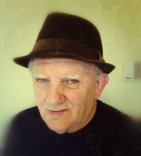 Age 66, Mkt Experience = 48 years. Daytrader, Technical Analyst, Pivot Point Strategies. Candlestick Reader.