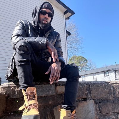 latifbandz's profile picture. Fly living