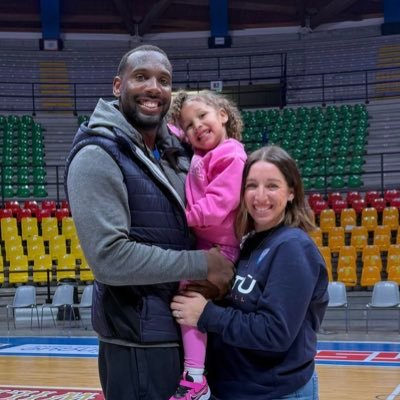 CoachSaraFeds's profile picture. Wifey and mother #blessed