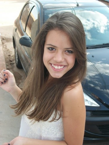 meu nome e Bárbara tenho 12 anos a doroo o twitter e amo rebeldes mas minha fa e claro a Roberta Messi..