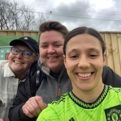Mum to 3 wife to 1 & MiniSchnauzer 🌈 Mum to a #CysticFibrosisWarrior #WomensCricket❤ #WomensFootball #Gooner #WorthingWomen❤🏳️🌈