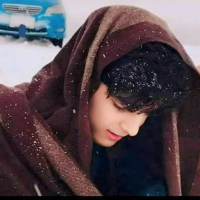 فَظَلَّتْ تُدِیْرُالْکَأْسَ أَیْدِیْ جَاذِرَ💞عِتَاقِ دَنَانِیْرُالْوُجُوْهِ مِلَاحٍ🌹