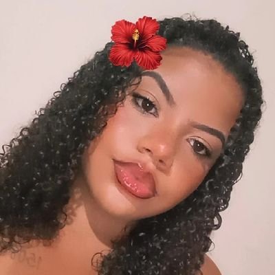 Nunca é tarde para fazer o que ainda movimenta os seus sonhos. 🦋