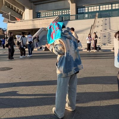 __howislife's profile picture. ひとりになんかなれないように‼️