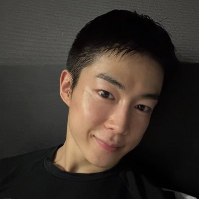 4g11AC0GM1bh8ay's profile picture. 죽어도 B1A4,하이라이트,SF9없이 못살아❤️❤️