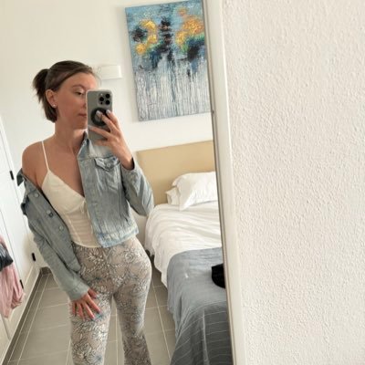 canadian, married, reader & dog mum (photos are mine). My ass tattoo is my only personality trait 🍑 | 🩷💙💜 she/her