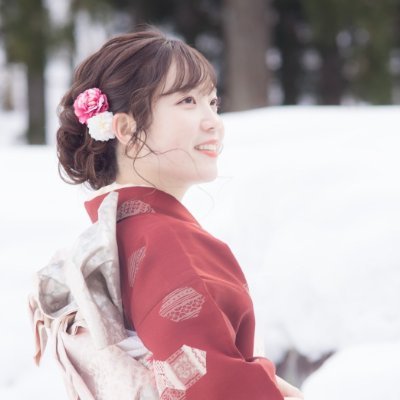 【撮り、撮られ、書いて伝えるWebライター】 静岡県浜松市|カメラ|読書|御朱印巡り|被写体歴12年|カメラ歴6年|ライパス2期|エッセイ|愛や家族など日常を切り撮るフォトグラファーもしてます📷