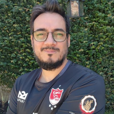Videoanalista de fútbol sans club.
Chef de Roma Pastas Artesanales.
HR de Senegal y Gambia para FM.
@SenegambiaFC para el vulgo.