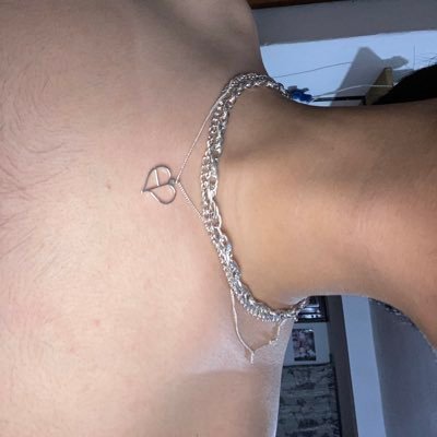 enrithv's profile picture. im hot