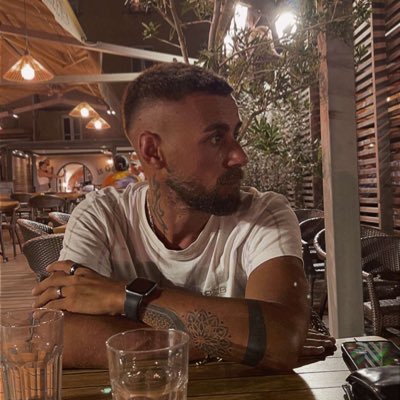 french guy, 30 years old gay // come discover how i like to stretch my ass and how i like cock 🥵 // ❗️adult content 🔞
